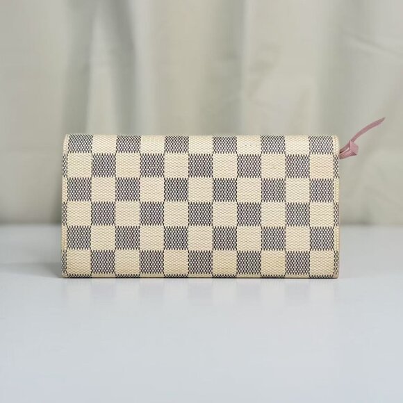 Louis Vuitton Damier Azur Wallet with Classic Checkerboard Design - Picture 2 of 7